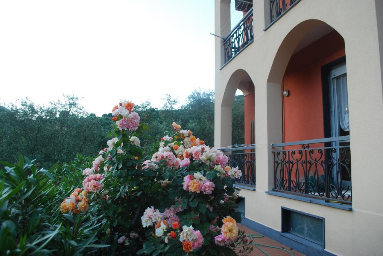 Guardando Il Castello Apartment Finale Ligure Exterior foto